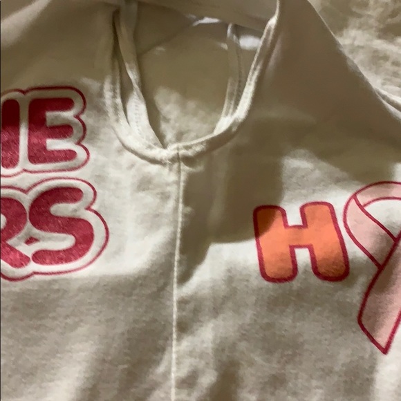 Hooters tank and shorts set - Picture 3 of 6